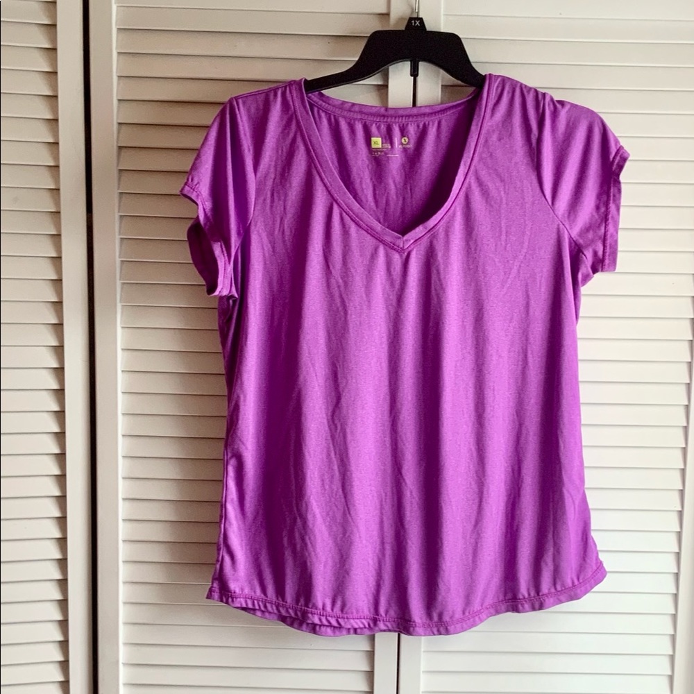 Xersion fitness shirt